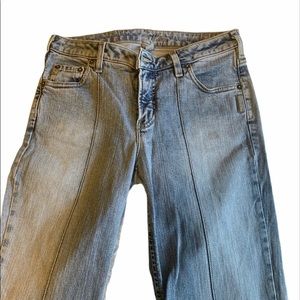 Silver Jeans Light Wash Size 28 Straight